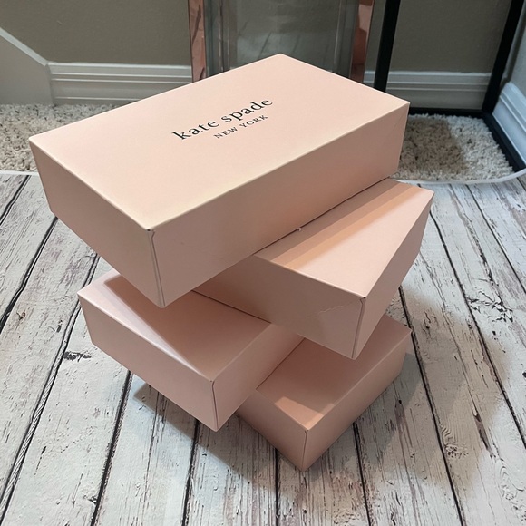 Kate Spade gift box 🌸 - Picture 2 of 6